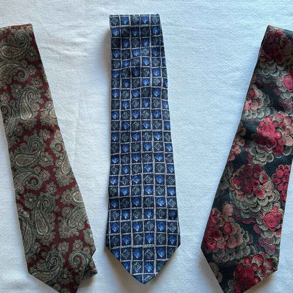 Lot of 3 100%Silk neckties 
Excellent condition - Picture 1 of 7